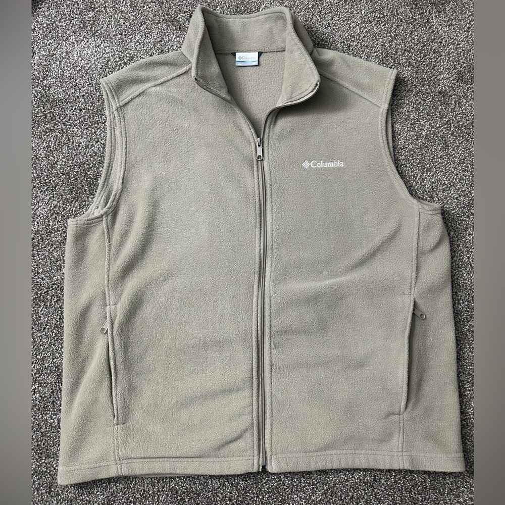 Columbia fleece vest
